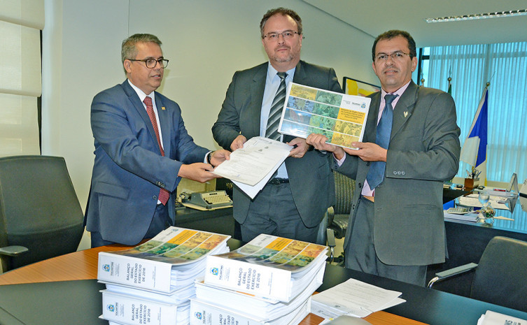 Entrega de contas consolidadas do governador ao TCE