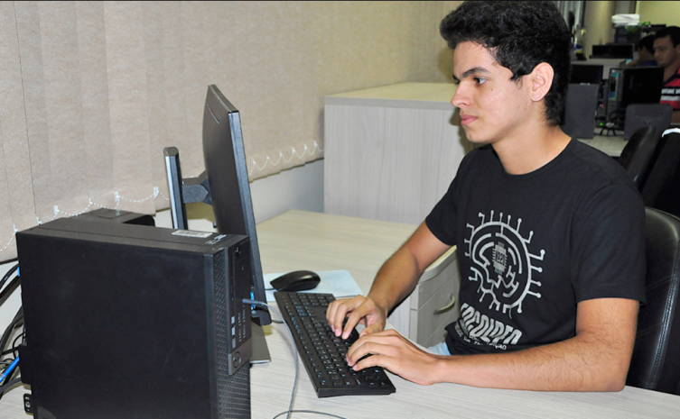  Bruno da Silva é estagiário na Agência de Tecnologia da Informação 