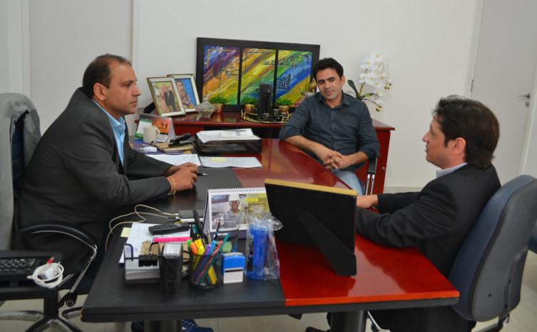 O presidente da Jucetins, Gleydson Nato, e o presidente do CRC-TO, Norton Thomazi, estabelecem parceria para atender demanda dos contadores