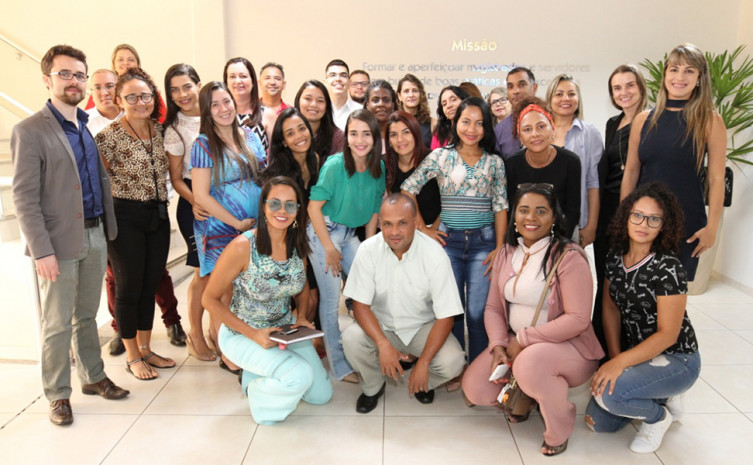 Participam do curso servidores que atuam em ouvidorias públicas e serviços de informações ao cidadão  