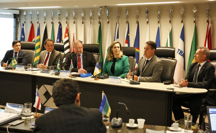 Além do secretario, participaram do evento, o conselheiro federal, Rogerio Ramos, a prefeita de Palmas Cynthia Ribeiro e o presidente do TCE, Severiano Costandrade