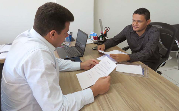 Superintendente do Procon, Walter Viana e vice-prefeito Thiago Soares