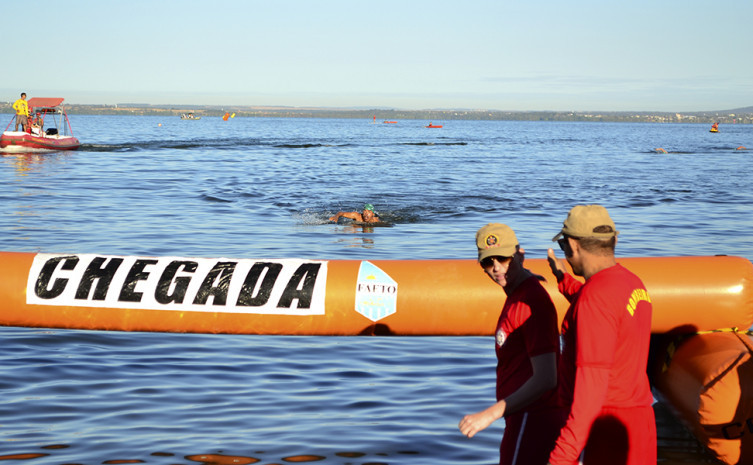 Travessia no Lago terá cerca de 150 competidores neste domingo