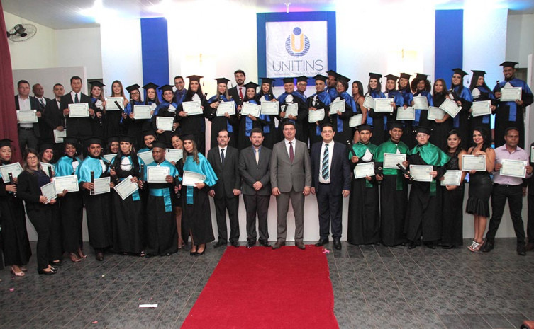 93 remanescentes da Fades receberam diplomas da Unitins 