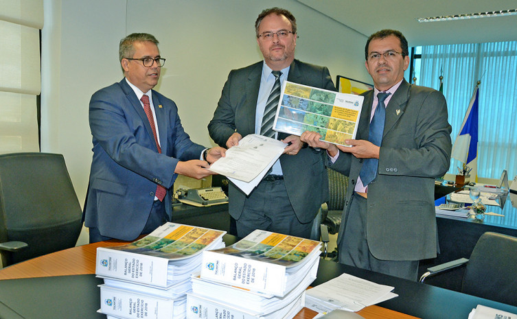Entrega do Relatório das Contas Consolidadas do governador foi entregue ao TCE