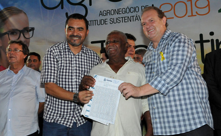 Durante a Feira de Tecnologia Agropecuária do Tocantins (Agrotins 2019) foram entregues 23 títulos definitivos
