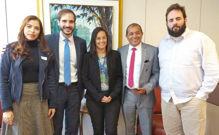 Equipe técnica da SICS com o subsecretário das Micro e Pequenas Empresas, José Ricardo e com o coordenador-geral de Apoio às Micro e Pequenas Empresas, Alfredo  Nascimento