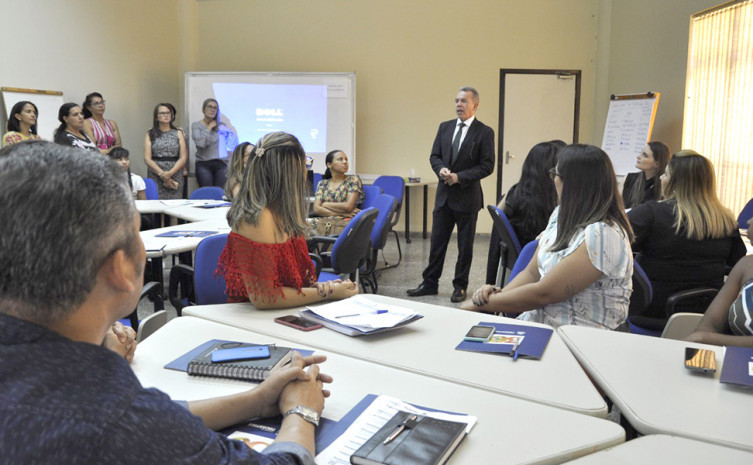 Servidores se dividiram em grupos de trabalhos para traçar os objetivos e projetos a serem cumpridos