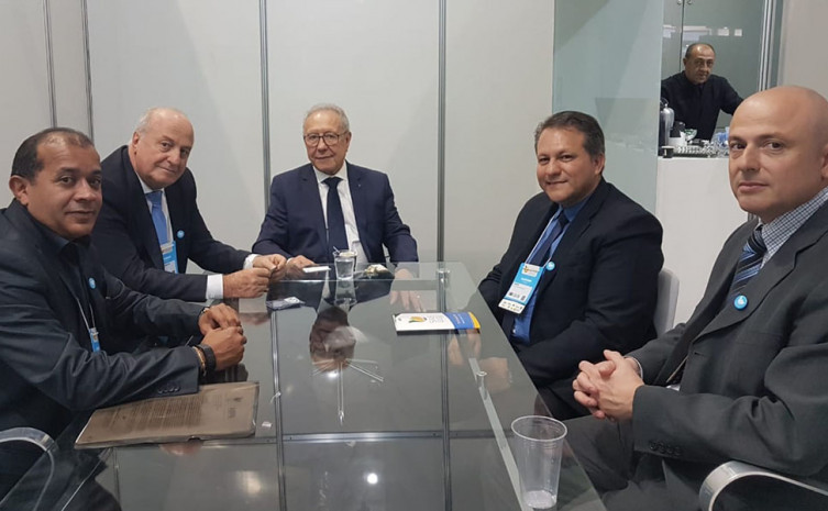 Secretário com organizador do evento, ex-ministro e presidente da ABPA, Francisco Turra