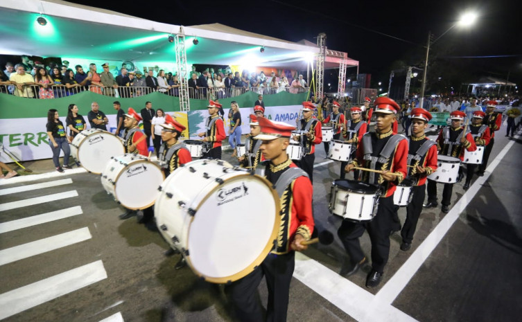 Orquestra Jovem emociona público no desfile cívico-militar em