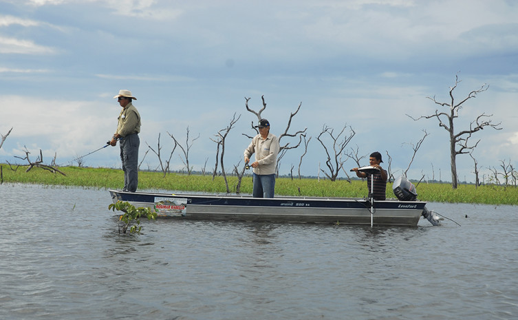 Pesca no Lago Calumbi em Formoso do Araguaia 