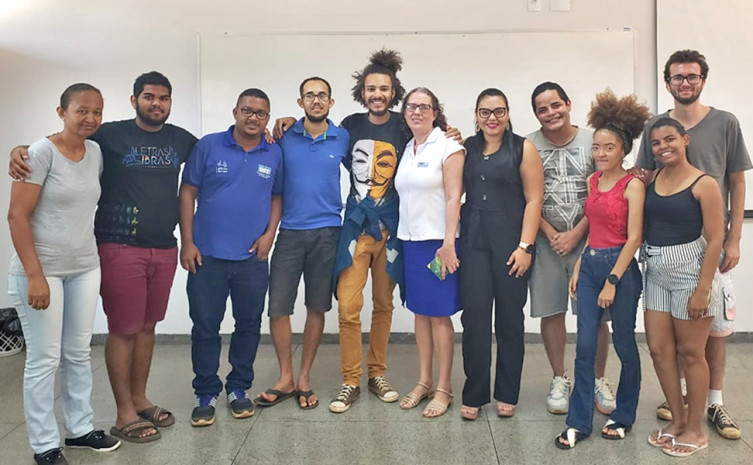 Direitos dos consumidores e atendimento inclusivo é destaque com alunos surdos e mudos
