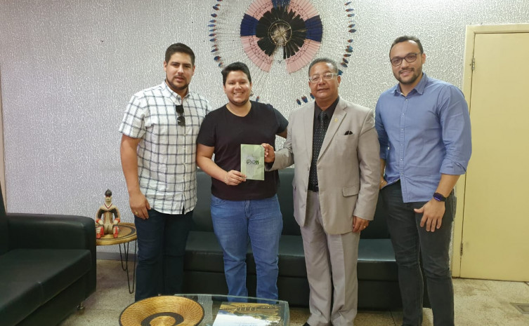 Empresários da Bahia durante encontro com Tom Lyra na sede da Adetuc