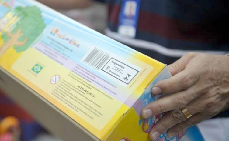 Consumidores devem estar atentos ao Selo do Inmetro e à todas as informações contidas nas embalagens, em especial, a faixa etária indicativa do produto