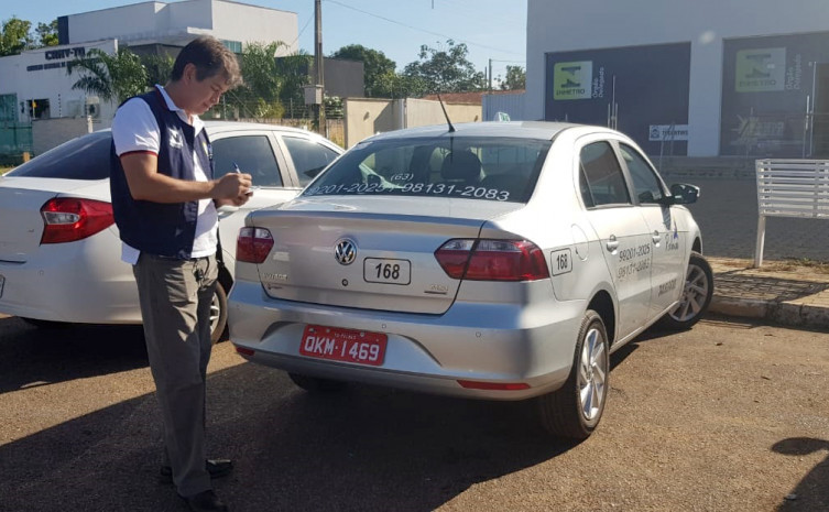 Todos os permissionários de táxis devem obrigatoriamente fazer a Verificação Anual do Taxímetro