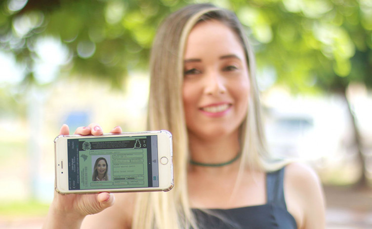 A biometria é composta pela coleta da impressão digital, assinatura e fotografia do usuário