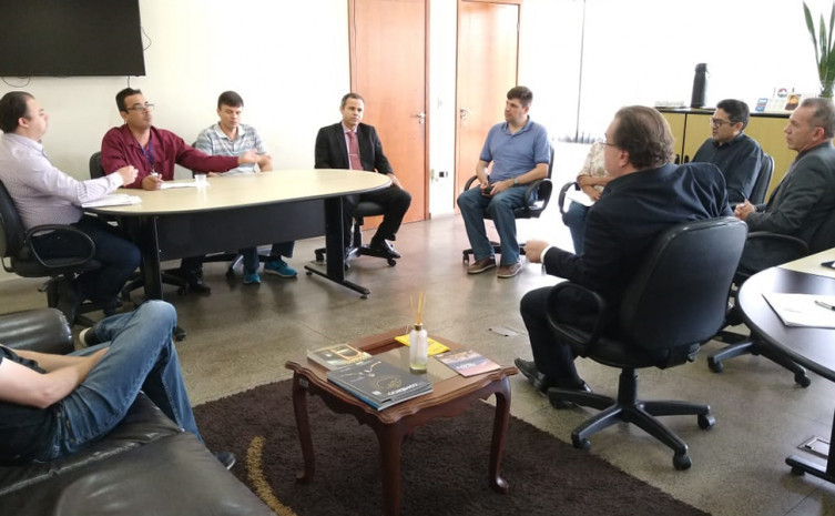 reunião foi realizada na secretaria da Administração