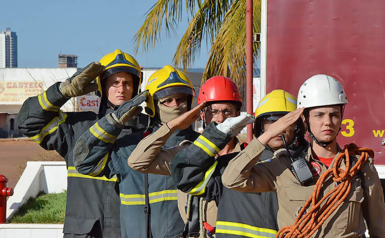 Serão 104 bombeiros militares sob o comando da tenente-coronel Andreya