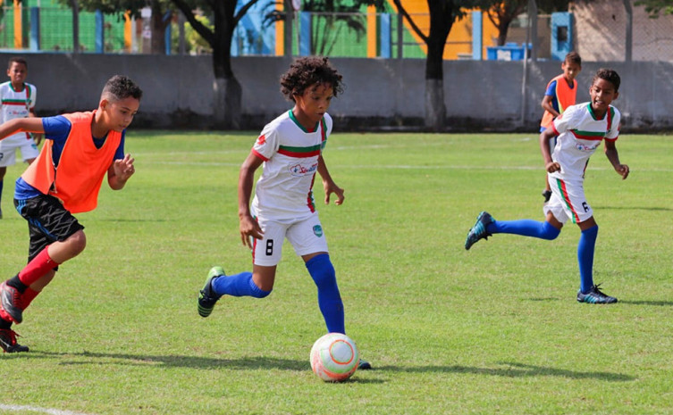 Escolinha de Futebol Joga Fácil (Núcleo Manilha)
