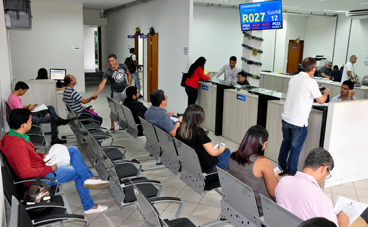 Atendimento inclusive na hora do almoço