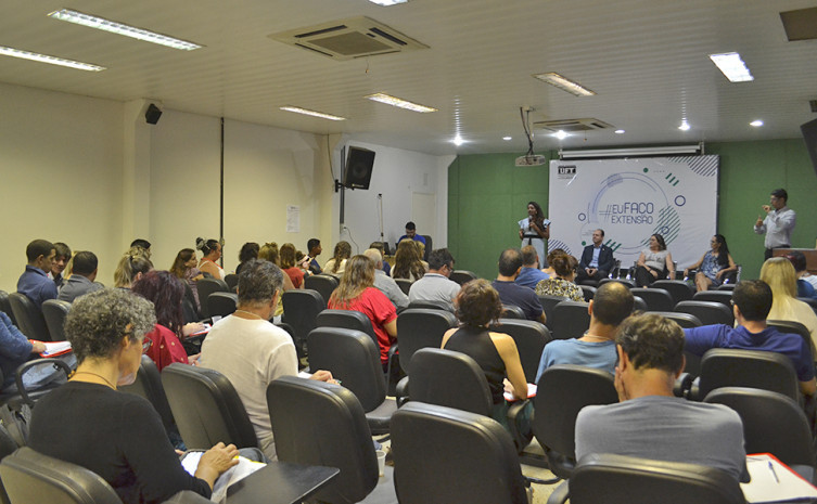 Pesquisadores vão contar com apoio financeiro do governo do Estado para organizarem eventos científicos nas instituições.jpg