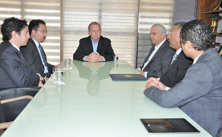 Governador  Mauro Carlesse discute com os representantes da Câmara de Comércio de Xangai implantação de rota aérea comercial ligando as duas cidades