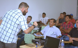 Participantes comemoram capacitação para condutores de pesca esportiva