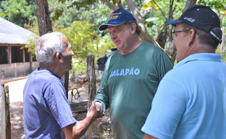 Davi Mendes se surpreendeu com a chegada do Governador a sua fazenda