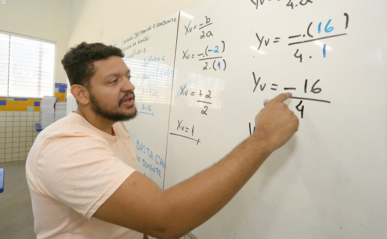 Professores de Educação Básica tem oportunidade de fazer aperfeiçoamento no Canadá. As inscrições são gratuitas e abertas até o dia 19 deste mês