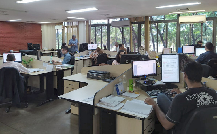 Técnicos da CGE analisam os dados de diversas áreas da gestão pública