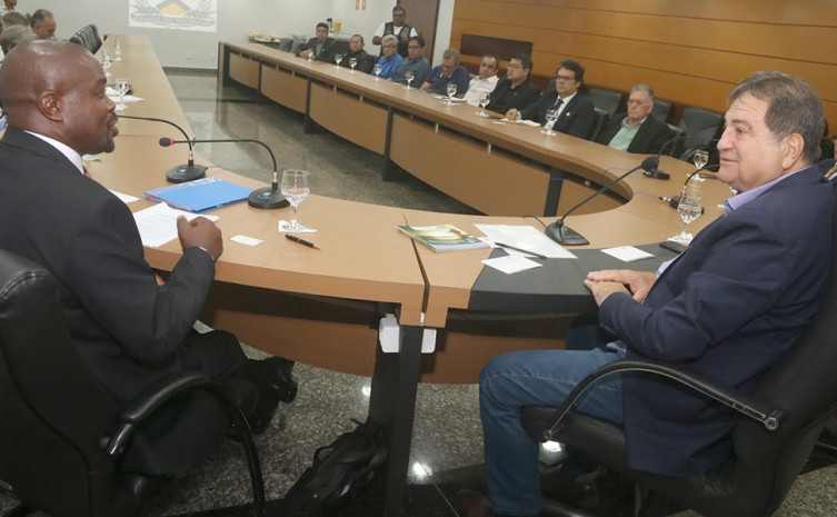 Reunião com embaixador da África do Sul sobre potencialidades do Agro no Tocantins 