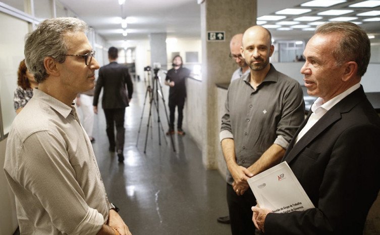 O encontro aconteceu durante a participação do secretário, na reunião do Grupo de Trabalho das Escolas de Governo