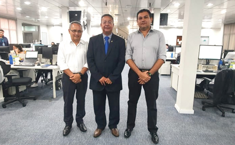  Tom Lyra e diretores da Energisa, durante reunião para tratar sobre demandas relacionadas à distribuição de energia no Jalapão
