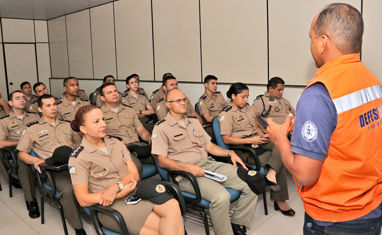 Defesa Civil Estadual ministra palestra para militares do Curso de Aperfeiçoamento de Oficiais