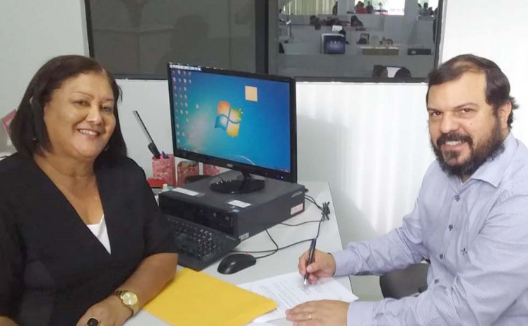 A assinatura do contrato foi formalizada na tarde dessa quinta-feira, 27