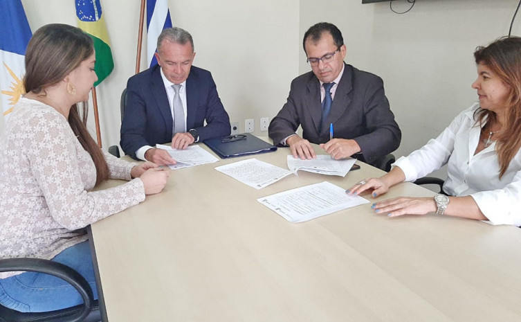 O termo de cooperação técnica foi assinado na sede da Secad