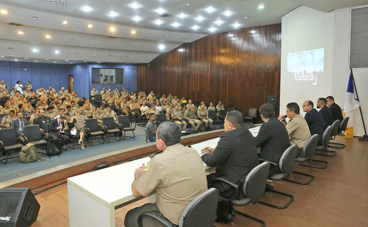 Militares participam de evento