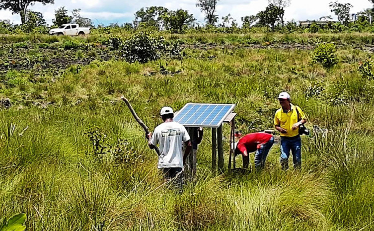 Em Mateiros, fazenda Mundo Novo recebe a instalação de placas solares para bombeamento da água.