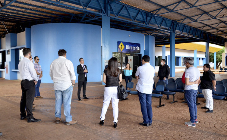 Reunião com empresas credenciadas na sede do Detran