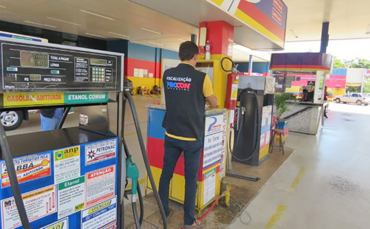 Reduções chegam a 52,3% na gasolina e 32,5% no Diesel