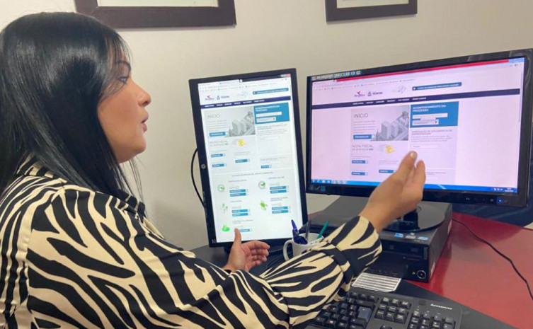 Presidente da Jucetins, Thaís Coelho, recomenda aos usuários que utilizem o Simplifica Tocantins pela internet 