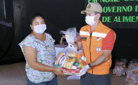 Corpo de Bombeiros Militar e Defesa Civil Estadual participam de entrega de kits de alimentos para estudantes