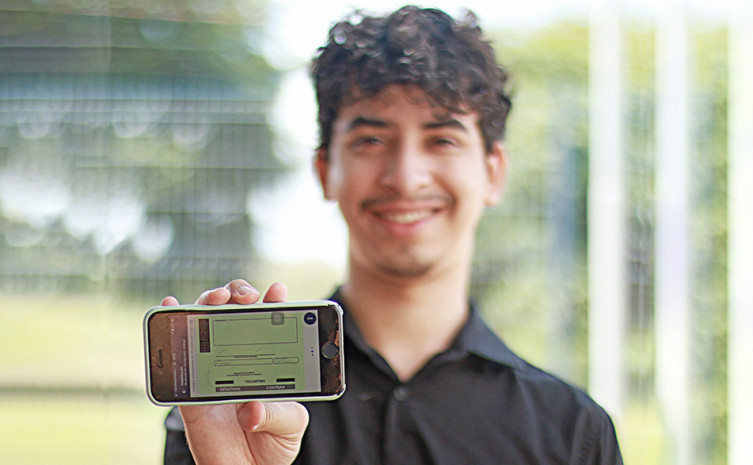 A partir de agora a CNH (Carteira Nacional de Habilitação) e o CRLV (Certificado de Registro e Licenciamento de Veículo) estão disponíveis no seu smartphone, através do aplicativo (app) Carteira Digital