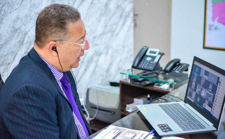 Secretário Tom Lyra em videoconferência com prefeitos do Bico do Papagaio