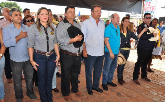 Governador destaca a força do homem do campo durante cavalgada de Araguaína
