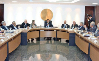 Marcelo reúne equipe de Governo para discutir planejamento e finanças