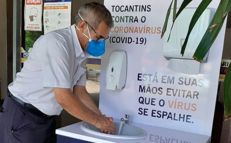 A pia pode ser usada por qualquer pessoa que entre ou saia da secretaria