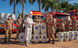 Corpo de Bombeiros Militar recebe doação de 2,5 mil litros de hipoclorito de sódio de frigorífico para prevenção à Covid-19
