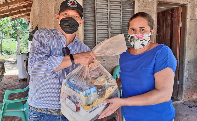 No Jalapão, Governo do Tocantins entrega de cestas básicas famílias assentadas e quilombolas