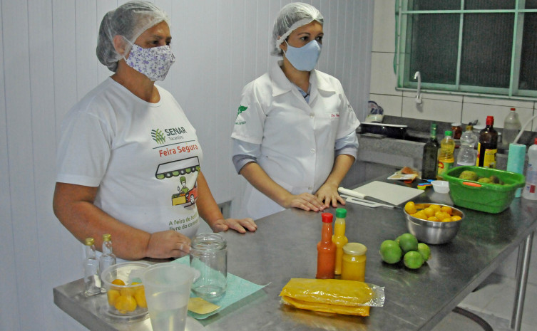 Início da oficina de processamento de frutos